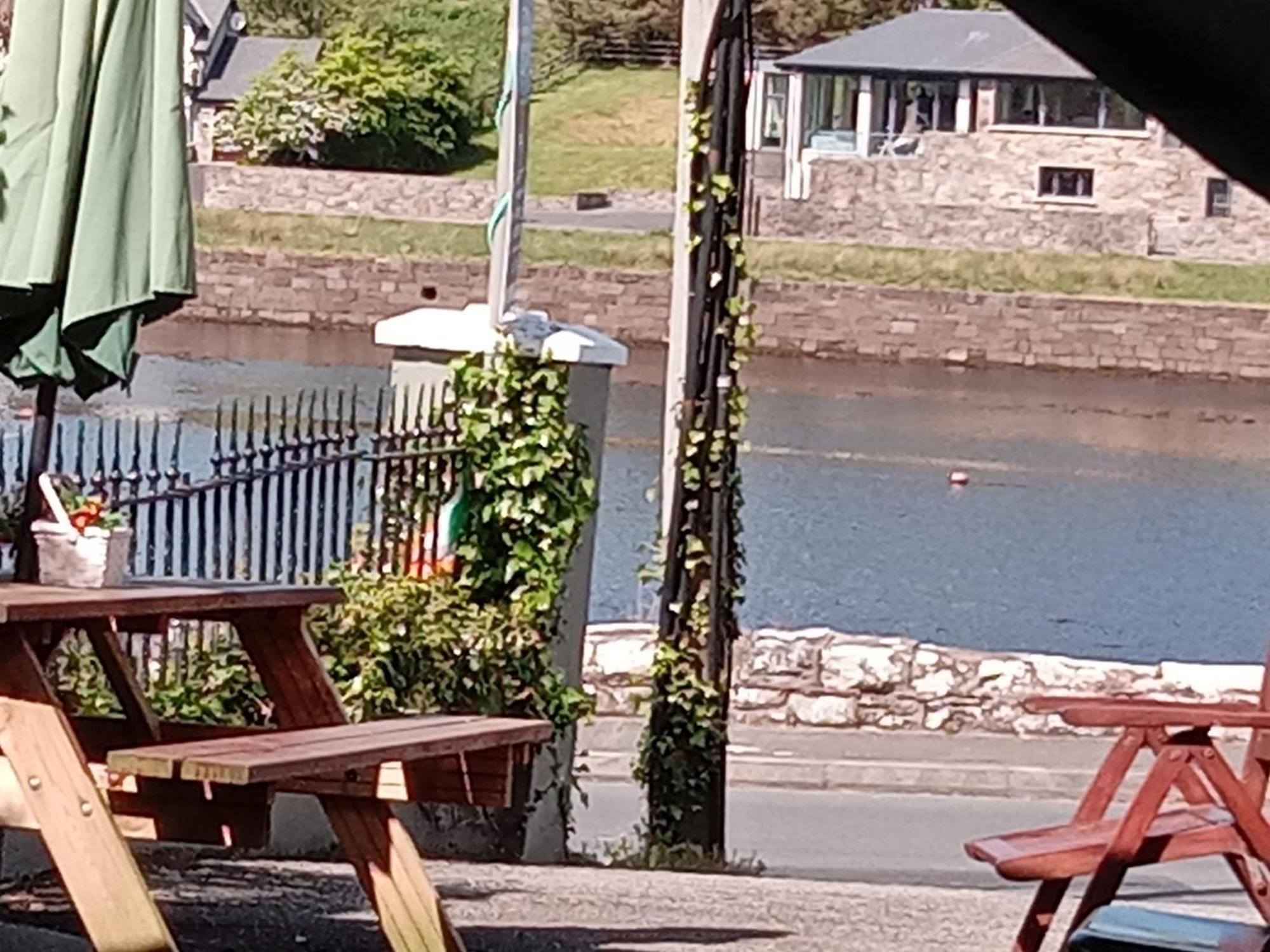 Moorings Greenway Newport  Extérieur photo